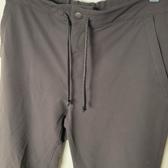 Like new Patagonia Quandary pants, size M - Picture 4 of 4